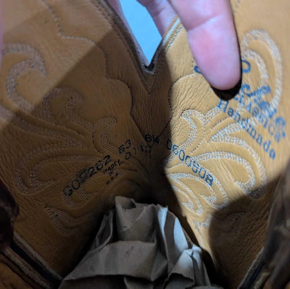 Lucchese stylish brown
